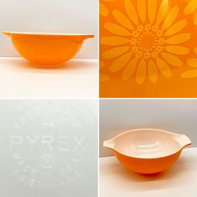 PYREX ~ Pair (2) Vtg. Mixing Bowls ~ Yellow & Sunflower