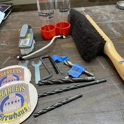 Storage containers & brush
