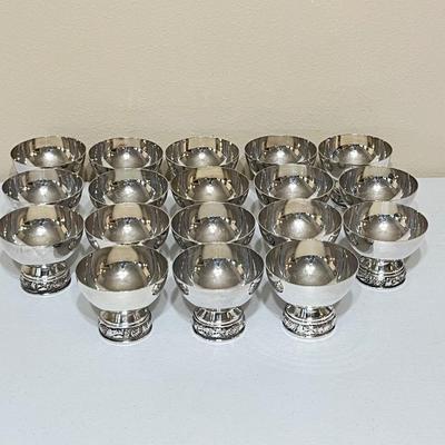 Large Grapevine Design Punch Bowl With 18 Cups