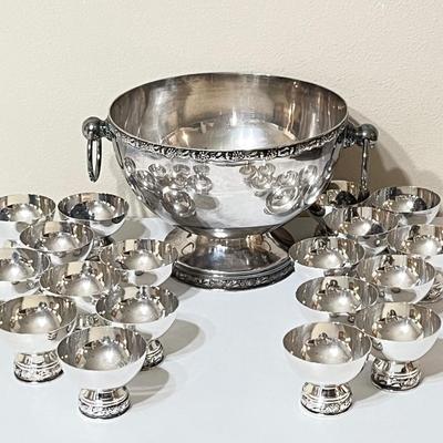 Large Grapevine Design Punch Bowl With 18 Cups