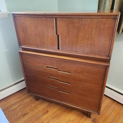Mid Century MCM Cavalier Dresser 42x21x52