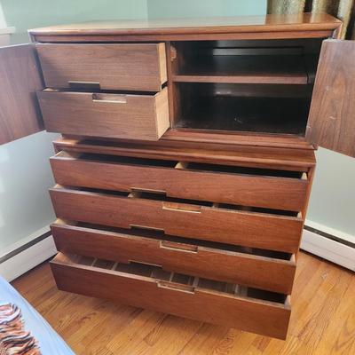 Mid Century MCM Cavalier Dresser 42x21x52