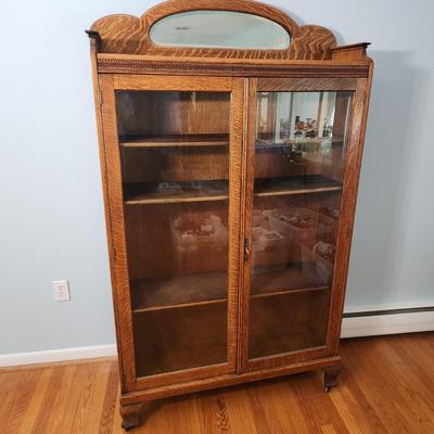 Tiger Oak Curio Cabinet Adjustable Shelves Mirror Top 46x12x69