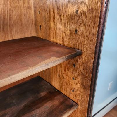 Tiger Oak Curio Cabinet Adjustable Shelves Mirror Top 46x12x69