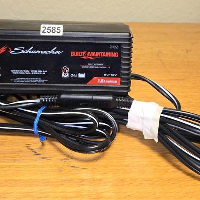 Schnacker Battery Charger