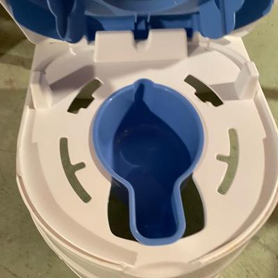 Portable toilet