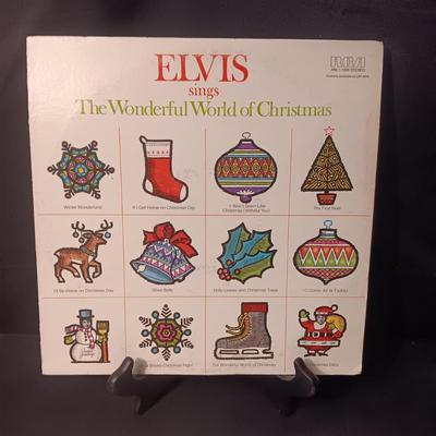 2 ELVIS PRESLEY VINYL RECORD ALBUMS