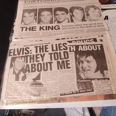 ELVIS NEWSPAPER AND MAGAZINE ARTICLES