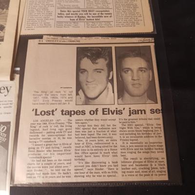 ELVIS NEWSPAPER AND MAGAZINE ARTICLES