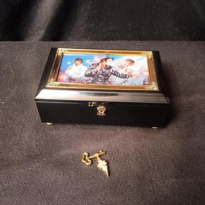 ELVIS ILLUMINATED MUSIC BOX "BURNING LOVE" WITH KEY
