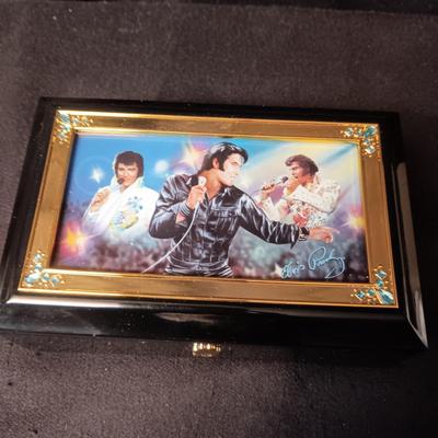 ELVIS ILLUMINATED MUSIC BOX "BURNING LOVE" WITH KEY