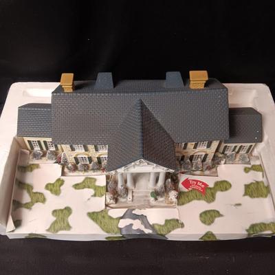 ELVIS PRESLEY GRACELAND CHRISTMAS VILLAGE HOUSE