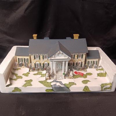 ELVIS PRESLEY GRACELAND CHRISTMAS VILLAGE HOUSE