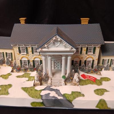 ELVIS PRESLEY GRACELAND CHRISTMAS VILLAGE HOUSE