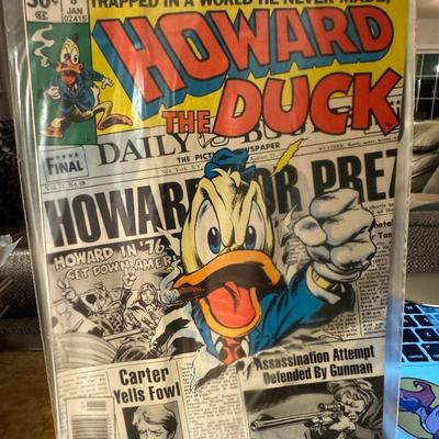 Marvel Comics - Howard the Duck - No 8 " Howard for Prez"