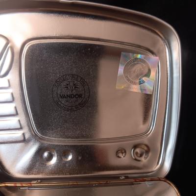 ELVIS TIN BOX WITH STRAP, BELT BUCKLE AND PIN