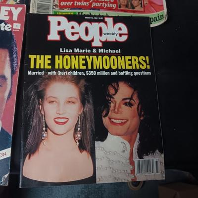 ELVIS IN TABLOIDS AND MAGAZINES