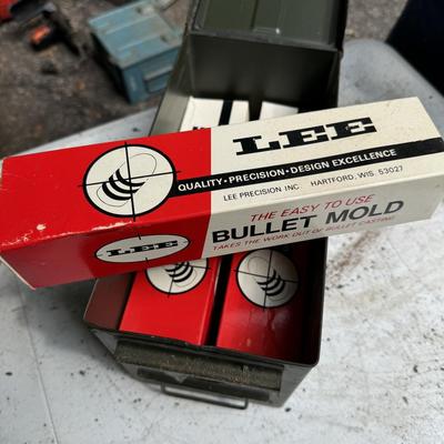 Army Ammo Box w 6 New Bullet Molds