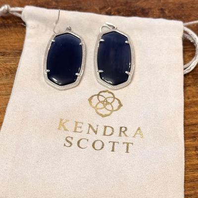 KENDRA SCOTT ~ Navy Drop E/R