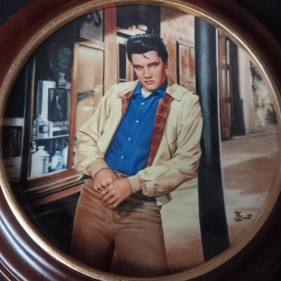 2 ELVIS PRESLEY COLLECTOR'S PLATES