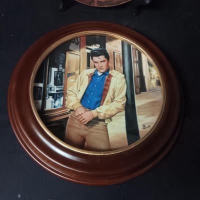 2 ELVIS PRESLEY COLLECTOR'S PLATES