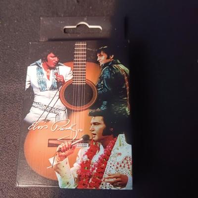 ELVIS BUTANE LIGHTER AND DECK OF CARDS
