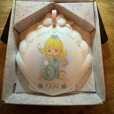 PM 1994 It is no secret what God can do Christmas ornament