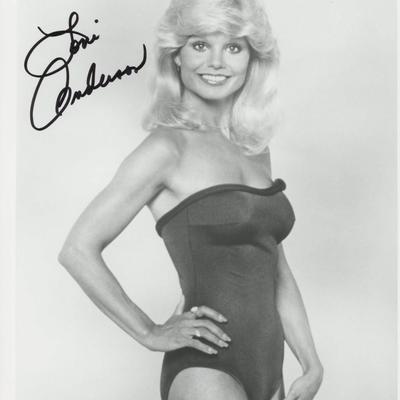 Loni Anderson signed photo