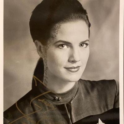 Star Trek: Deep Space Nine Terry Farrell signed photo Terry Farrell signed photo
