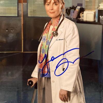 Laura Innes signed photo