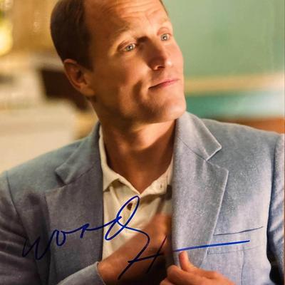 Woody Harrelson signed movie photo