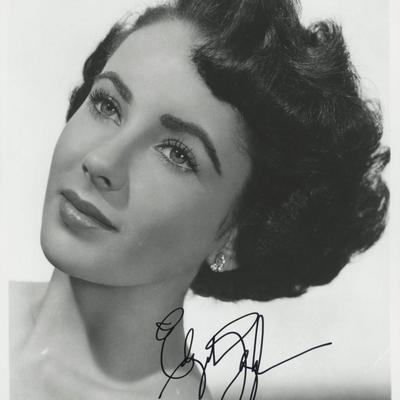 Elizabeth Taylor signed photo. GFA Authenticated