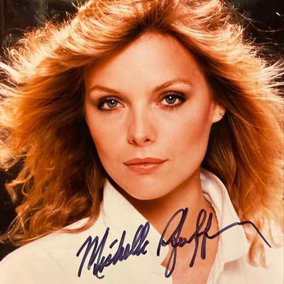 Michelle Pfeiffer signed photo