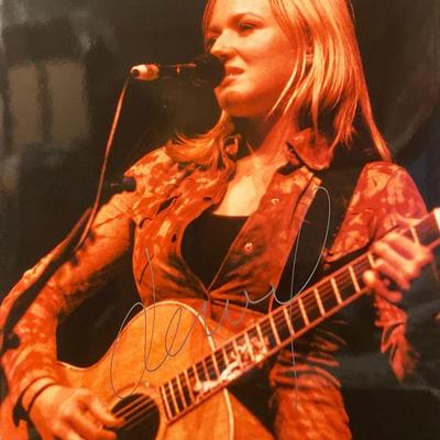 Jewel signed photo