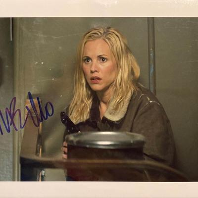 Assault on Precinct 13 Maria Bello signed photo