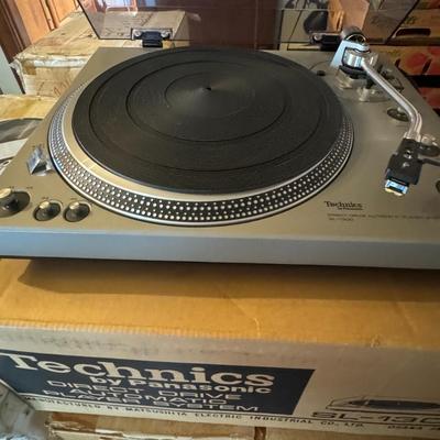 Technics SL-1300 Direct Drive LP Player