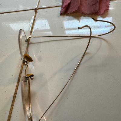 Antique Gold Frame Glasses & Straight Razors