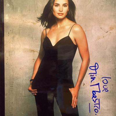 Mía Maestro signed photo