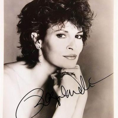 Raquel Welch signed portrait photo 