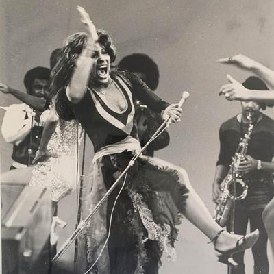 Tina Turner 11x14 photo unsigned
