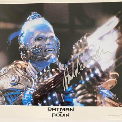 Arnold Schwarzenegger signed photo. GFA Authenticated