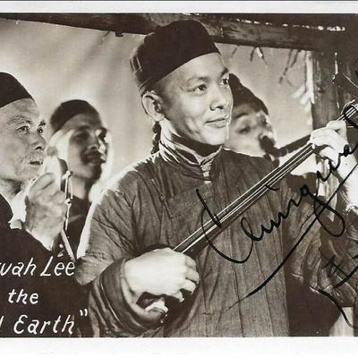 Chingwah Lee Good Earth signed photo