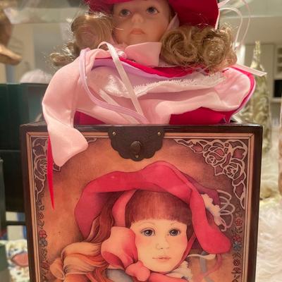 Annabelle music box with santas