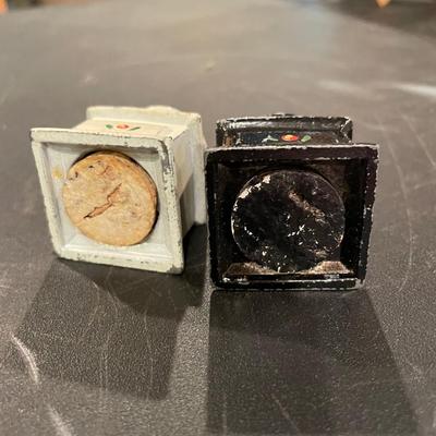 Grinder salt and pepper shakers