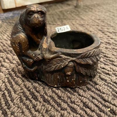 Small monkey planter