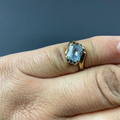 -9- FINE JEWELRY | 10Kt Gold Ring & Light Blue Stone | Marked