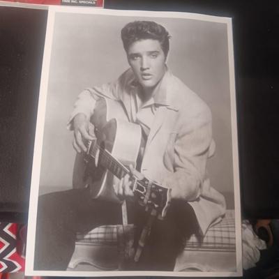 ELVIS BOOK AND MAGAZINES