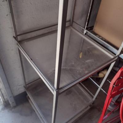 Retail Metal Frame and Glass Shelf Display Stand