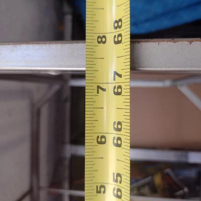 Retail Metal Frame and Glass Shelf Display Stand