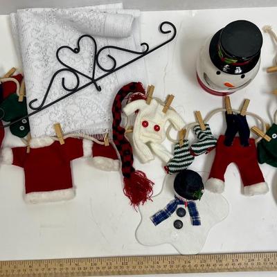 Christmas Lot - Snowmen, Clothing Line, Melted Snowman, Metal Hanger